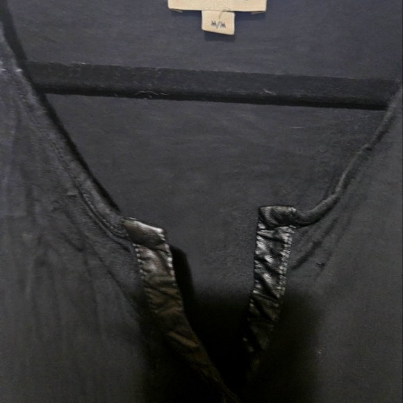 Smart Set Tank With Leather Details - Picture 2 of 3